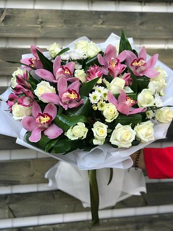 Букет цветов из: Розы и Хризантемы в Уваровке