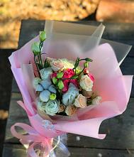 Букет цветов из:  Розы и Лизиантусы #REPLACE_PRED# Уваровке
