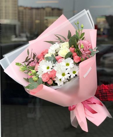 Букет цветов из: Розы, Лизиантусы и Хризантемы в Уваровке
